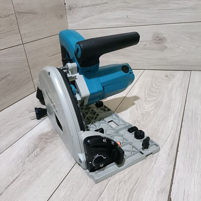 Fierastrau Circular cu plonjare Makita. SP 6000