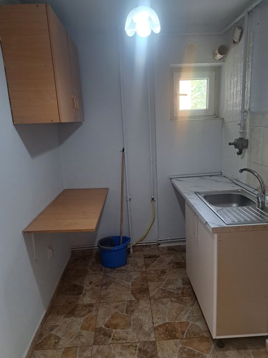 Ofer apartament de închiriat
