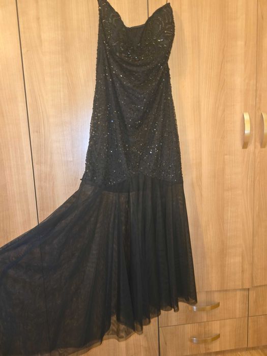 Официална рокля без презрамки