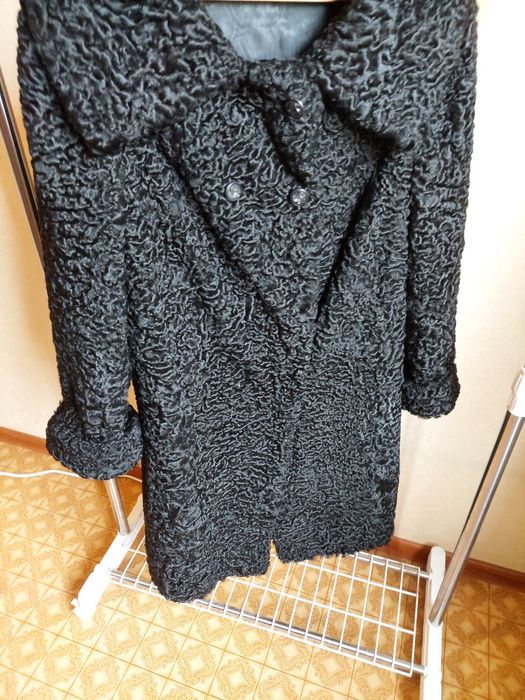 Шуба каракуль, новая.