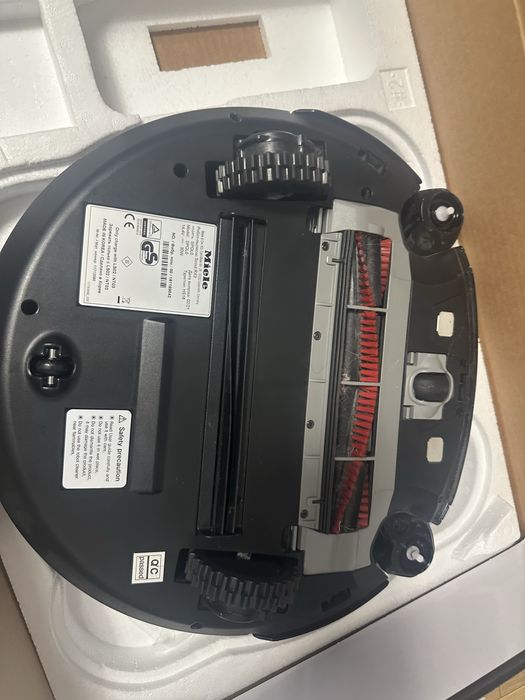 Miele Scout RX 3 робот