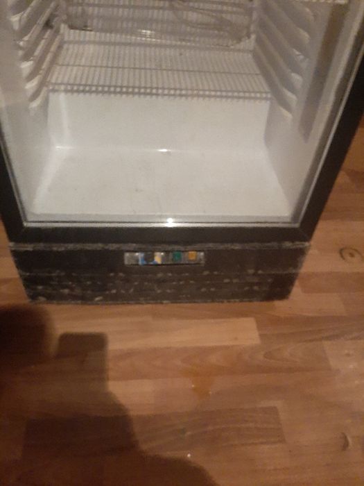 Холодильная витрина