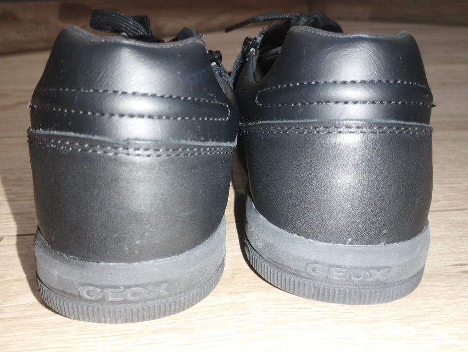 Кожанные кроссовки Geox