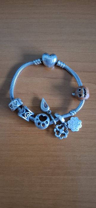 Пандора гривничка