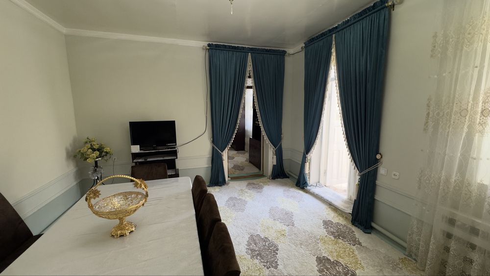 Продаётся дом, в центре города.