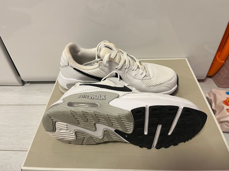 Дамски спортни маратонки Nike Air Max Excee
