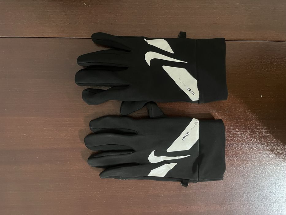 продам перчатки найк