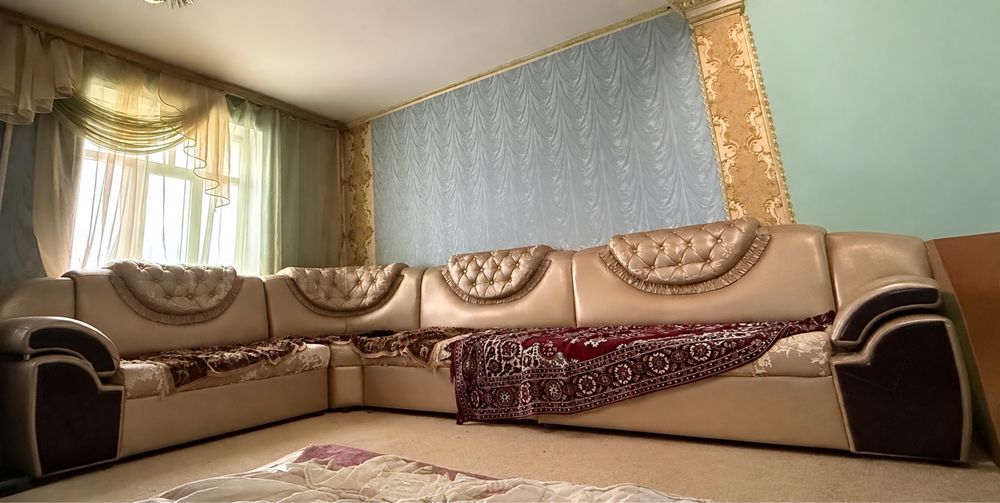 Продам диван угловой , самовывоз