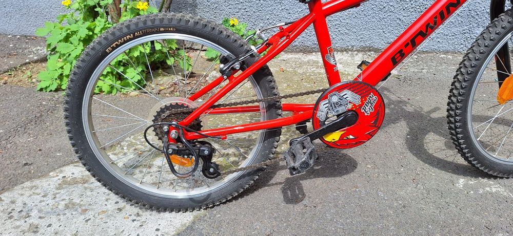 Vând bicicleta MTB 320 20" Racingboy 6-8 ani BTWIN