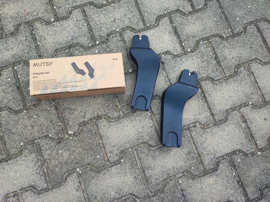 Adaptor adaptori cărucior mutsy evo  compatibil cu mai multe tipuri de