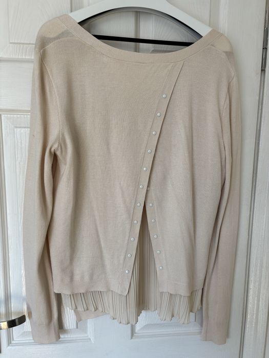 Дамска бежова жилетка Guess