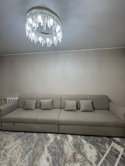 Диван для зала срочно продаем самовызов