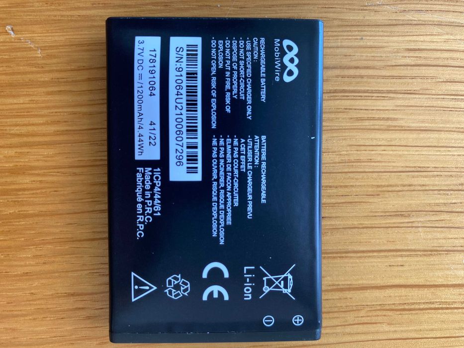 Телефон MobiWire М300