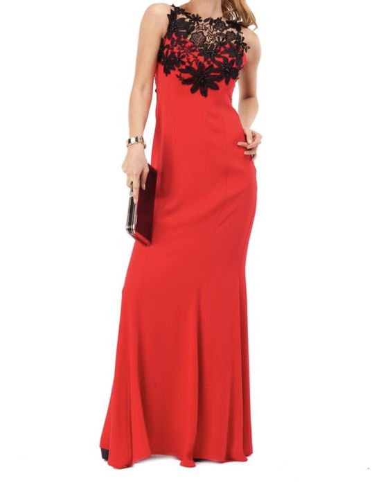 Длинное красное вечернее платье