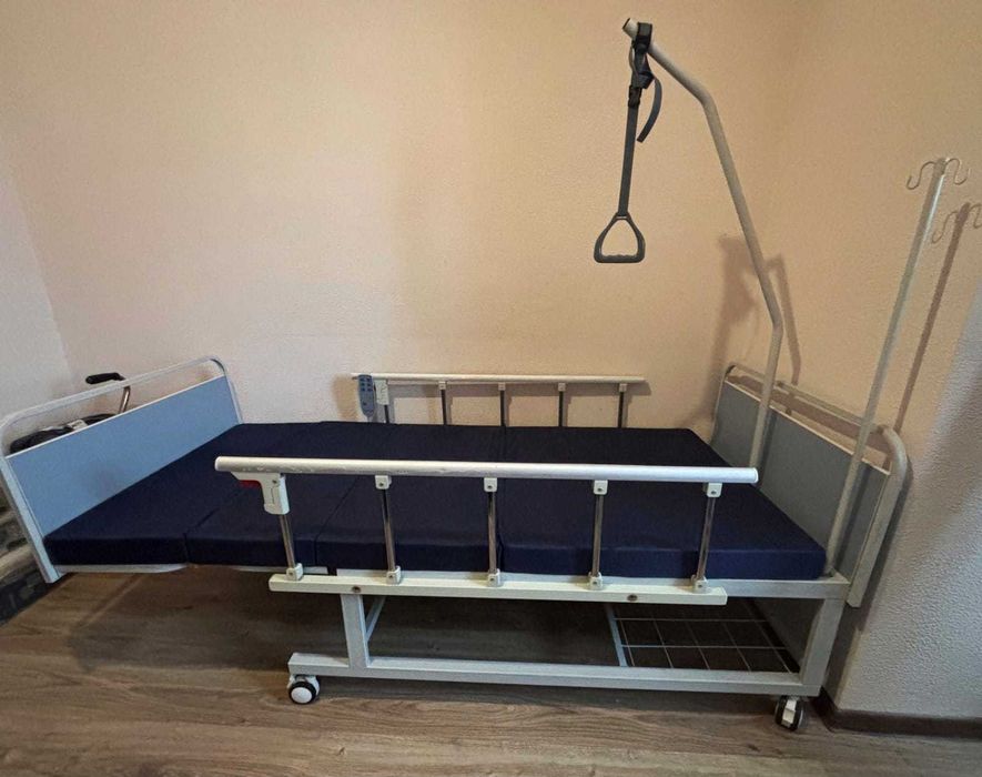 Медицинская кровать с электроприводом