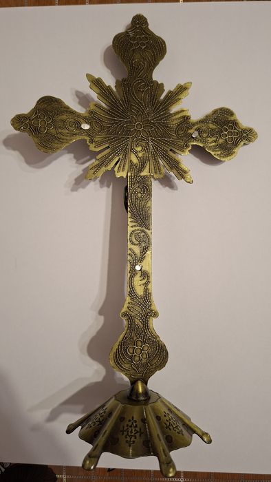 Cruce / crucifix ornamental cu suport.