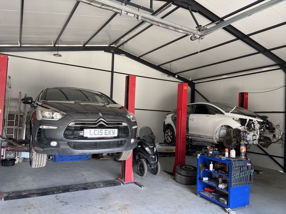 Dezmembrez citroen DS5 2.0 HDI 1.6 Hdi automat si manual