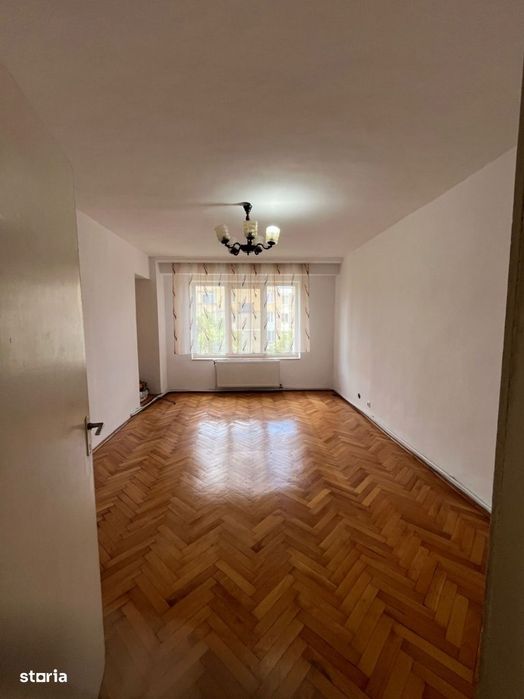 Apartament 4 camere 2 bai Central