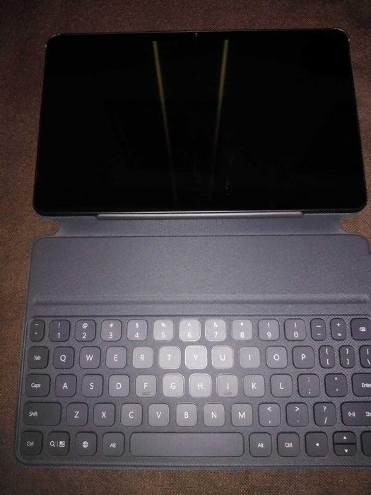 Vand Tableta Huawei MatePad 10.4, 4GB RAM, 128 GB cu tastatura