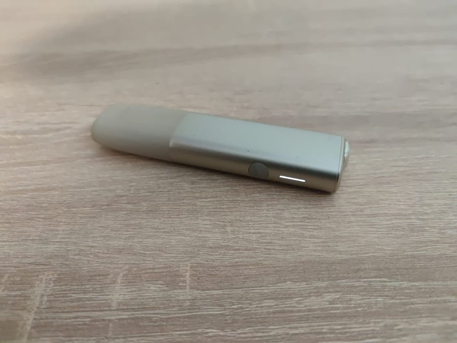 IQOS ILUMA ONE Pebble Beige – Stare foarte bună
