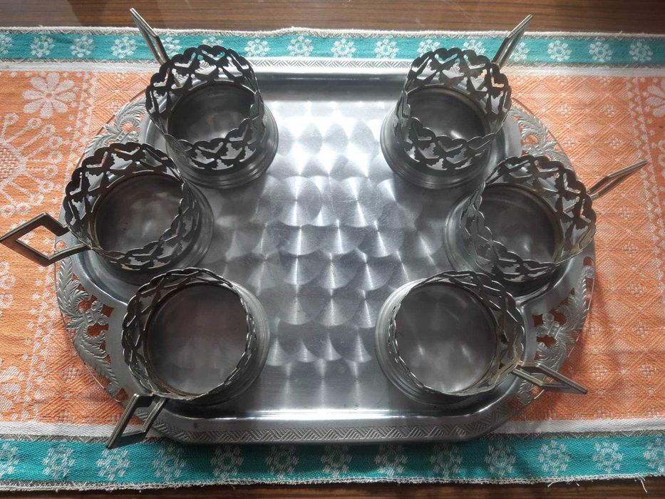 Красиви руски стакани, захарница и поднос