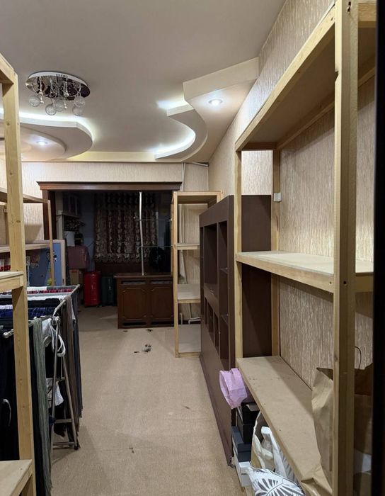 Квартира на Саракулька 2/1/5 общ пл 57м ,во есть дворике тапчан