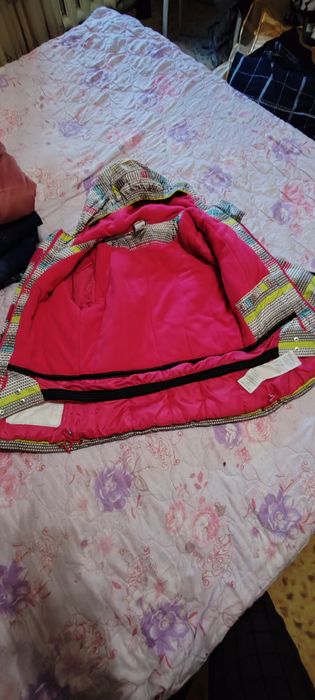 Куртки на девочку