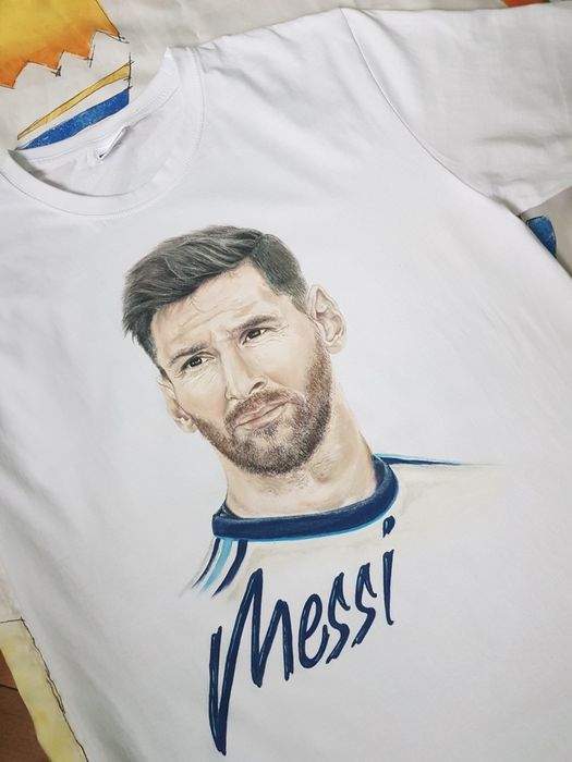 Ръчно рисувана тениска