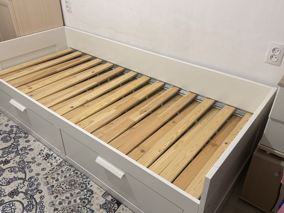 Двуспальная кровать IKEA с матрасом