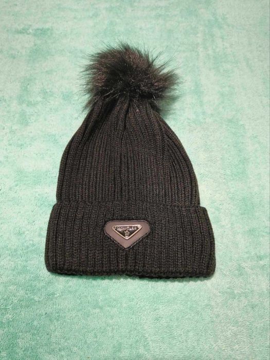 Шапки различни цветове