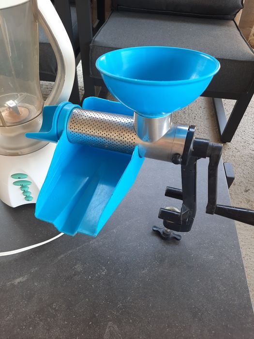 Blender Scarlett 500W+masina tocat cadou