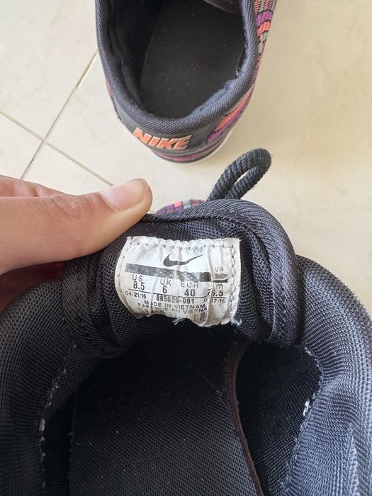 Маратонки Nike, р-р 40, отговарят на 39