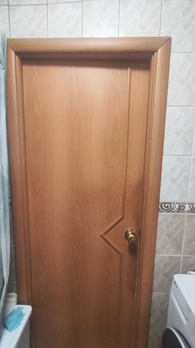 Дверь на 700 в комплекте