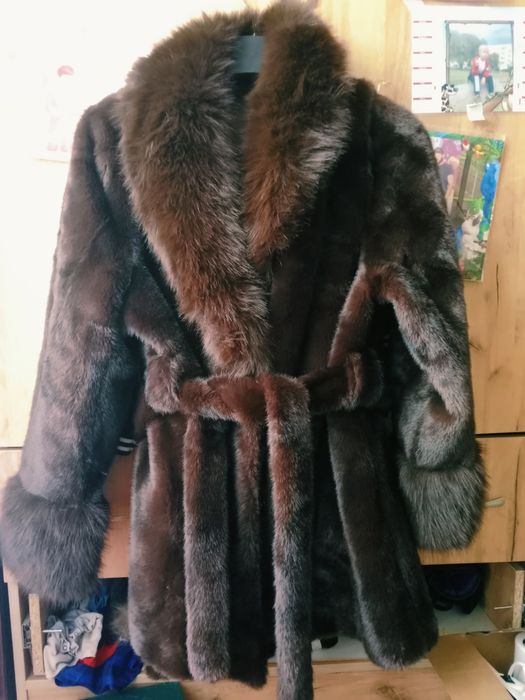 Продам шубу новую