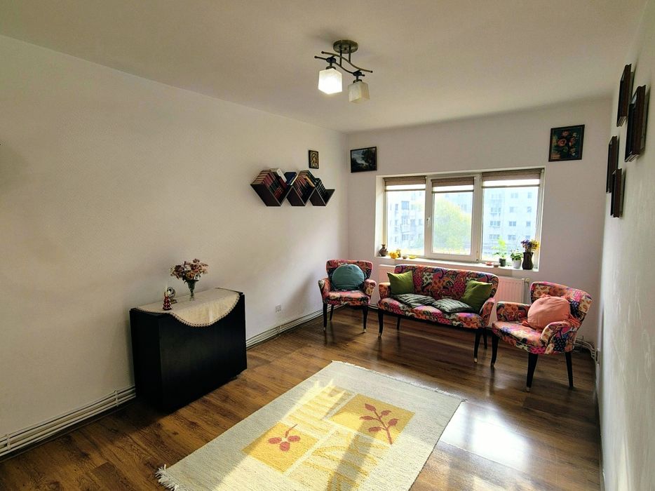 Apartament 3 camere, balcon închis, 69 mp – Gura Leului, Bârlad