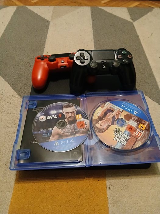 Ps4 slim  500 GB два джойстика,две игри.За Варна с лично предаване