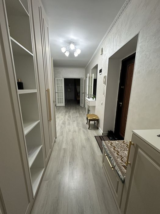 Продам 5 комнатную квартиру