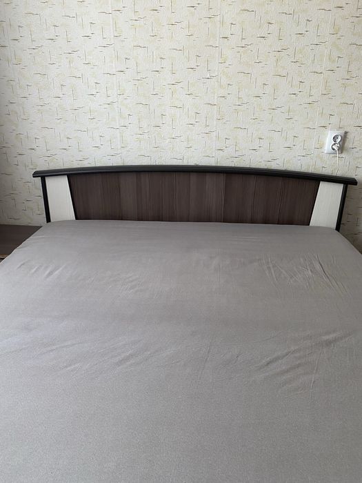 Продам спальный гарнитур