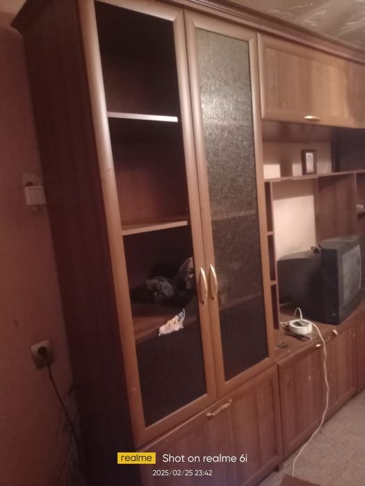 Продам стенку. в сборе с прихожей САМОВЫВОЗОМ