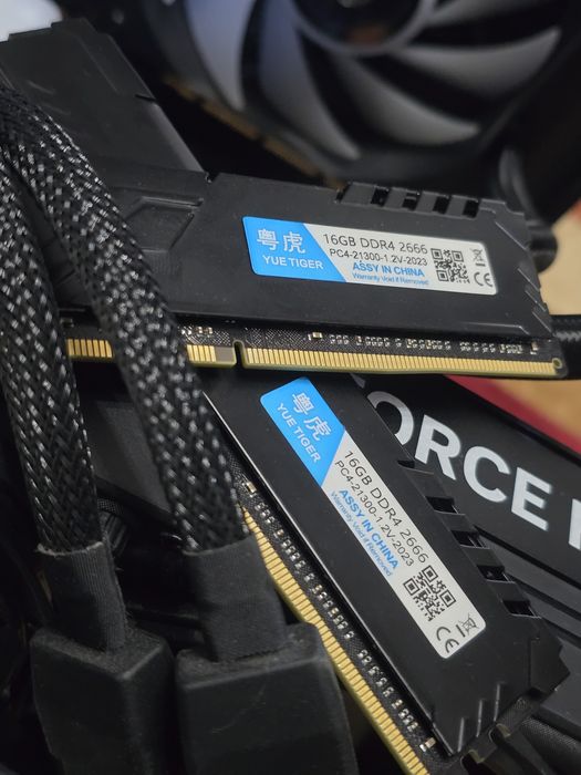 Продам ОЗУ DDR4 16X2