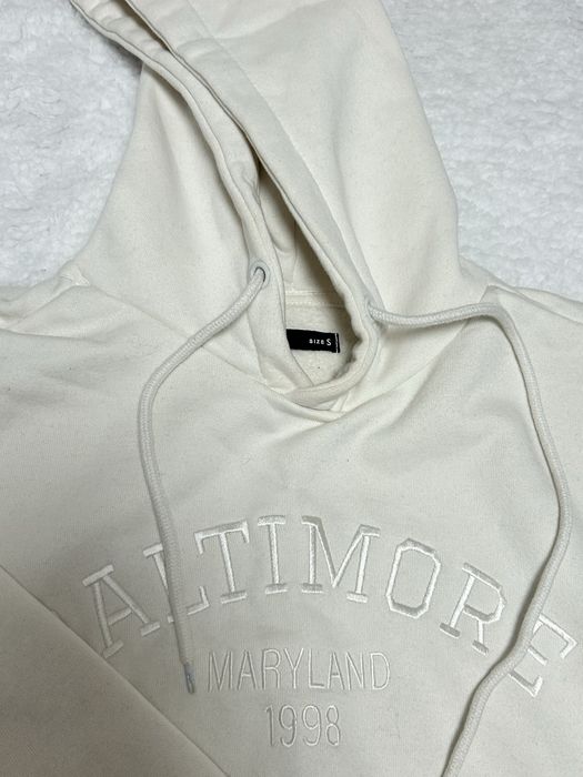 продавам различни суичъри