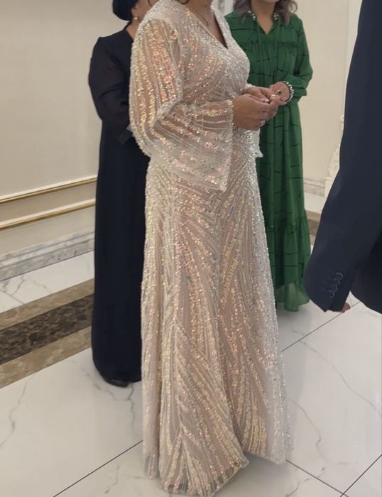 Вечернее платье