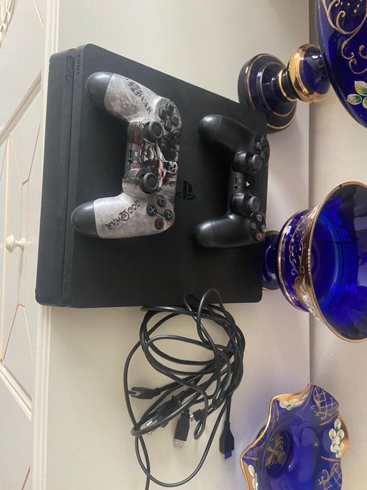 PS4 Slim 500GB / 2 джойстик / GTA 5