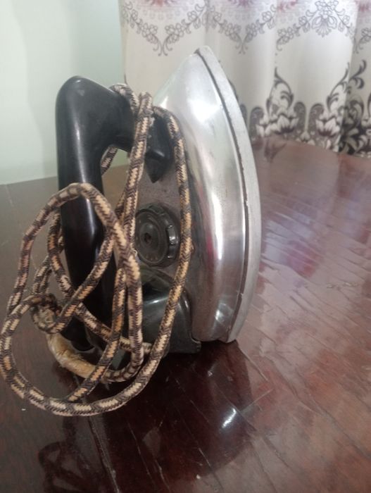 Продается утюг советского качества!