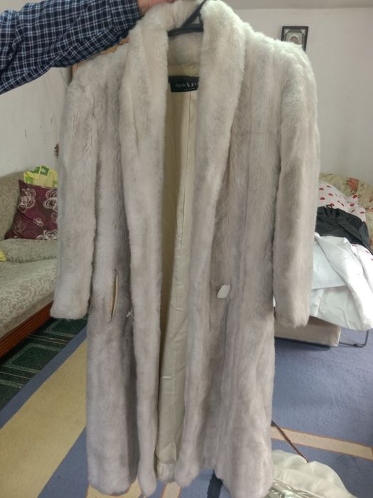 Продам костюмы 46. Размер