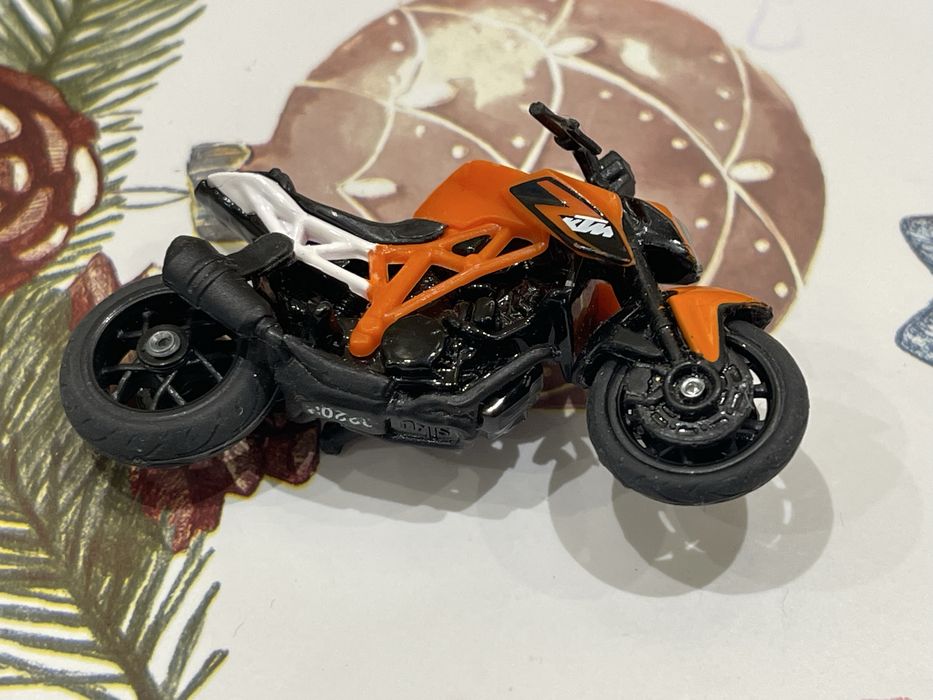 Elicoptere masini si motociclete
