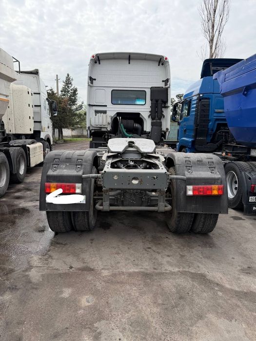 HOWO A6 2 мостли тягач сотилади