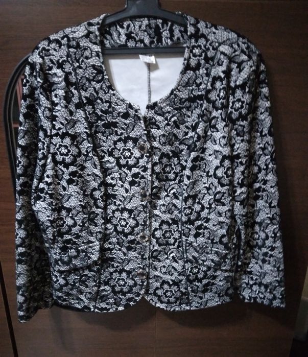 Vând sacou damă marimea 48