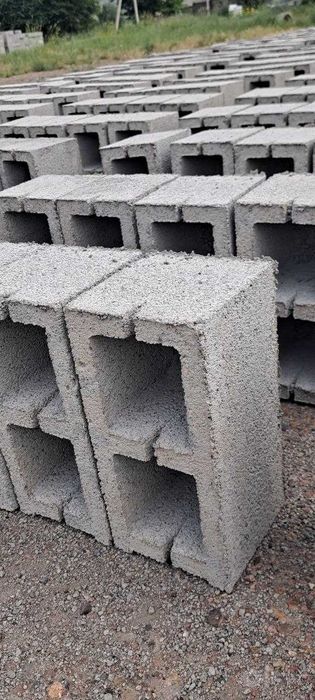 Фасадный Шлакоблок 20х40. В наличии есть. На заказ цветные сможем