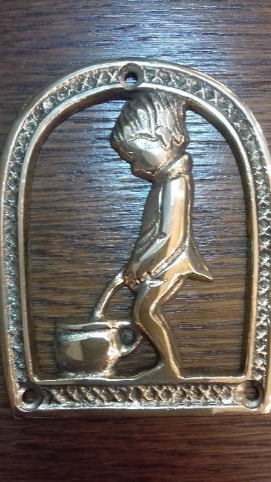 Месингови табелки за тоалетна